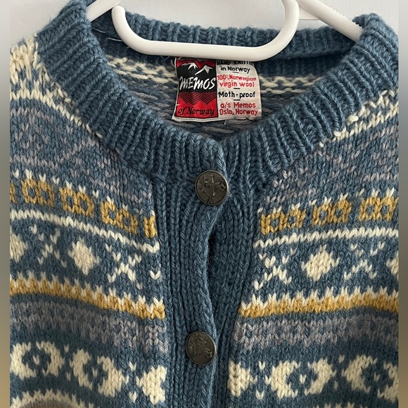🩵Vintage Authentic Norwegian Wool Cardigan | Nordic Fair Isle Pattern SizeS-M - Picture 4 of 5